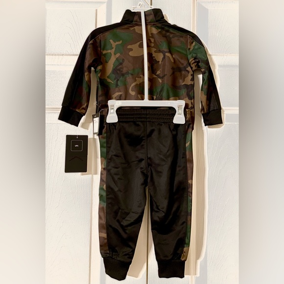 Two piece baby camo Nike set - Picture 2 of 2